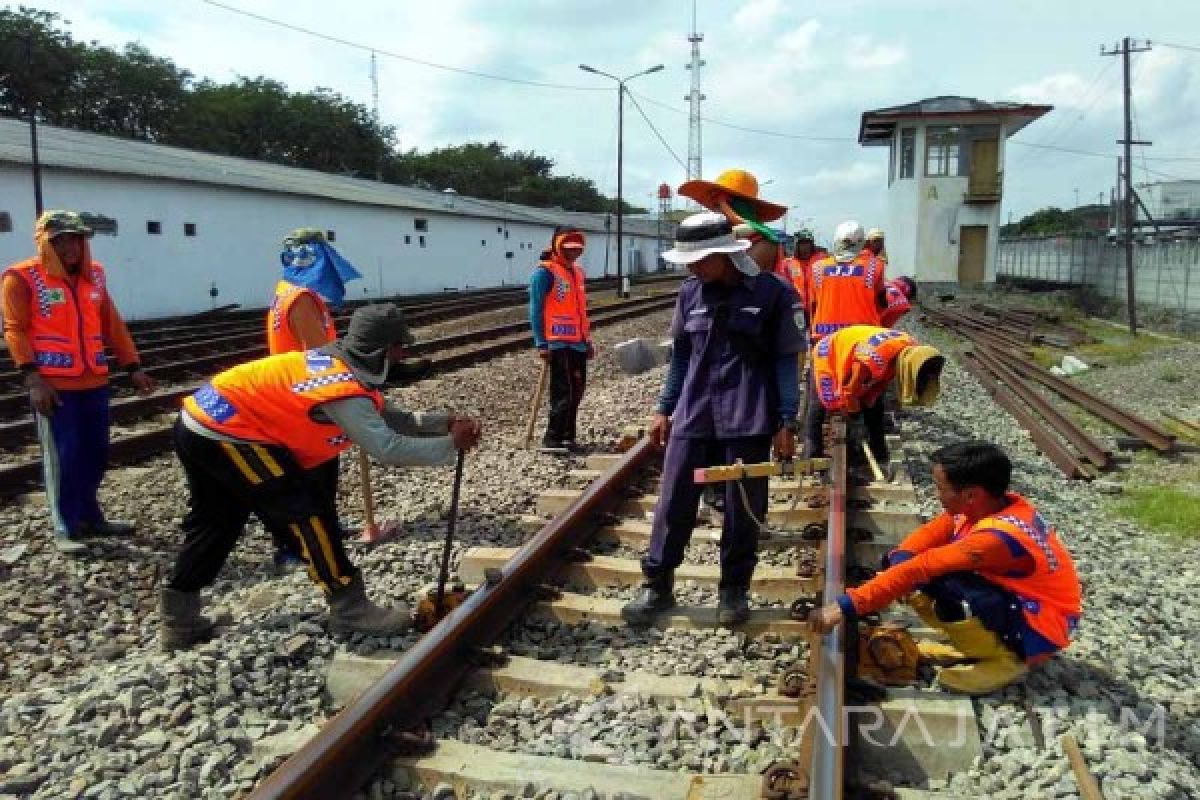 Disnakertransos Bojonegoro Minta Perusahaan Beri Buruh THR