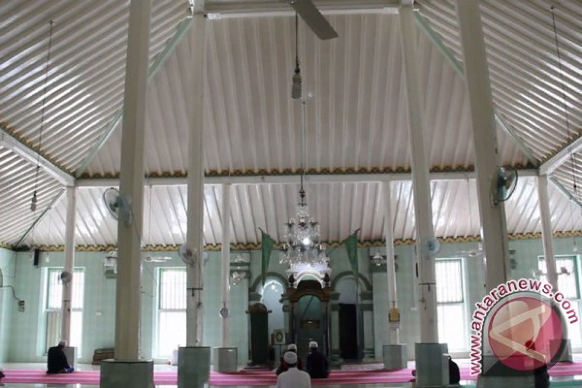 Bupati Gowa berharap masjid tumbuh subur