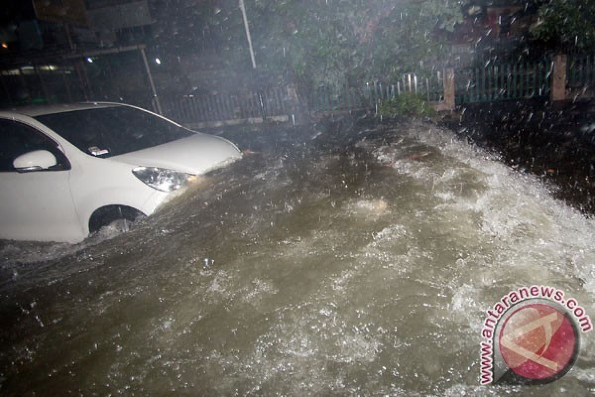 Tagana Singkawang: Evakuasi Korban Banjir Bertambah