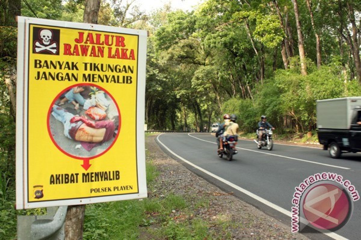 Beat hantam truk di jalan lintas sumatera, dua pemotor meninggal dunia