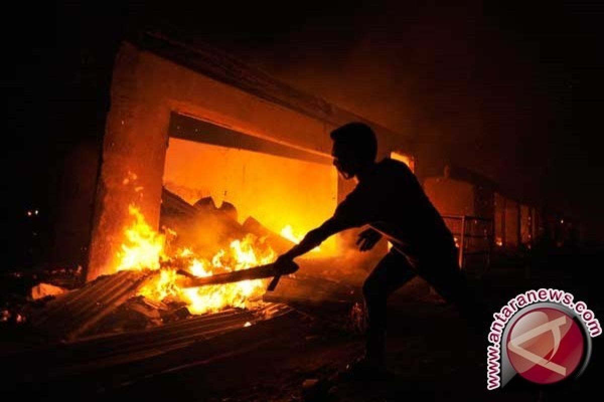 Lima ruko permanen di Pasar Melati Kubu Raya Kalbar terbakar