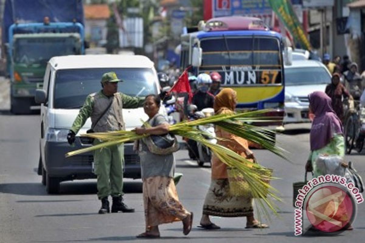 Pemudik Jalur Pantura Perlu Waspadai Penyeberang Jalan