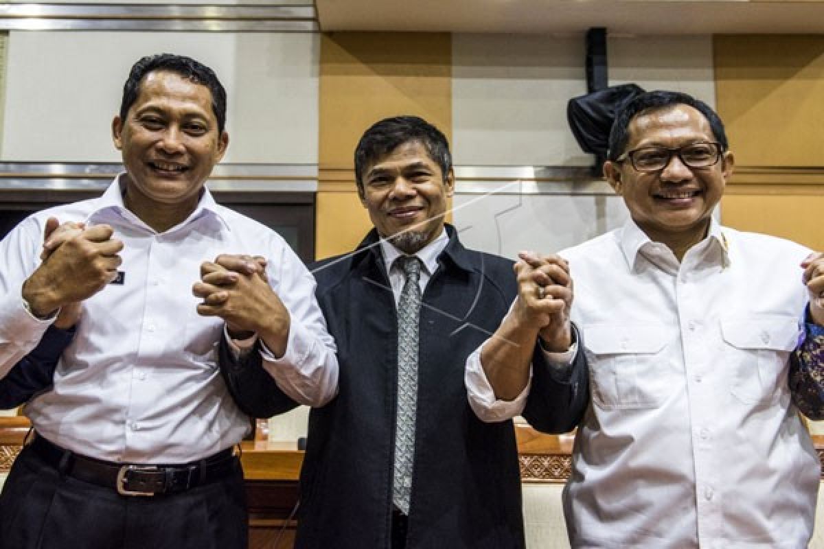 Tito Karnavian Pikul Beban Berat Benahi Polri