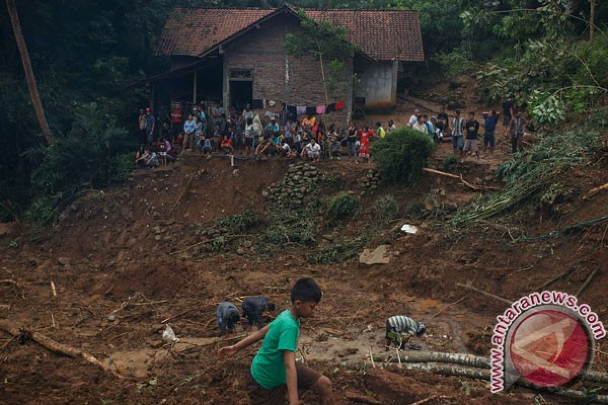 BNPB : 24 tewas akibat banjir-longsor Jawa Tengah