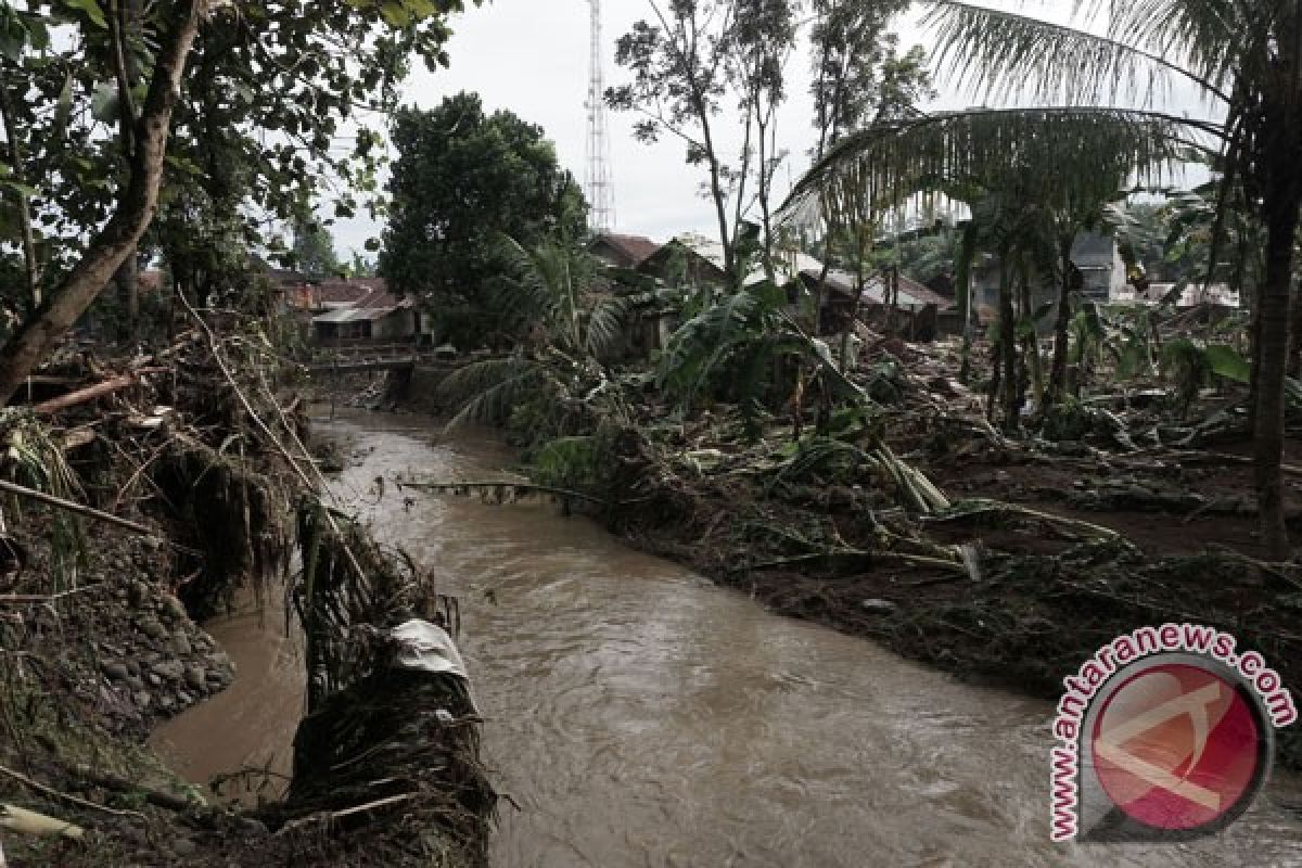 Banjir dan longsor landa Jateng selatan