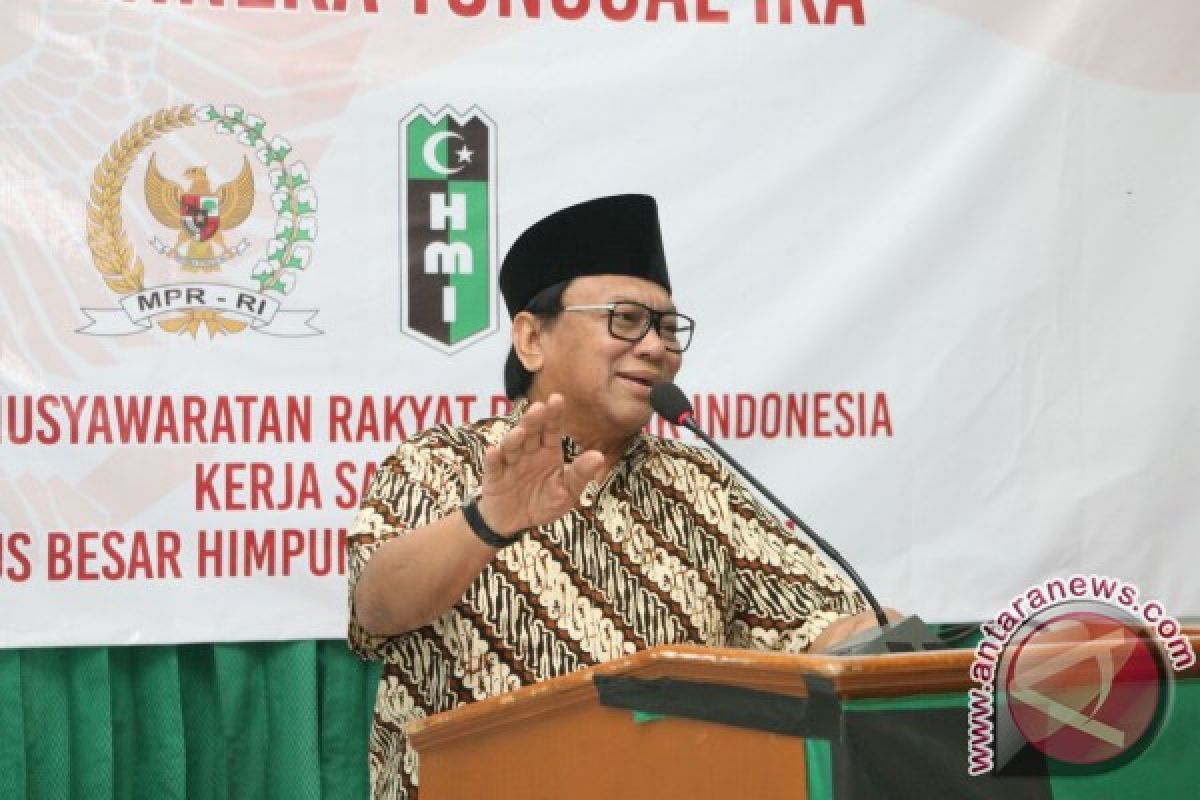 Wakil Ketua MPR: Kita berbeda tapi dibungkus NKRI