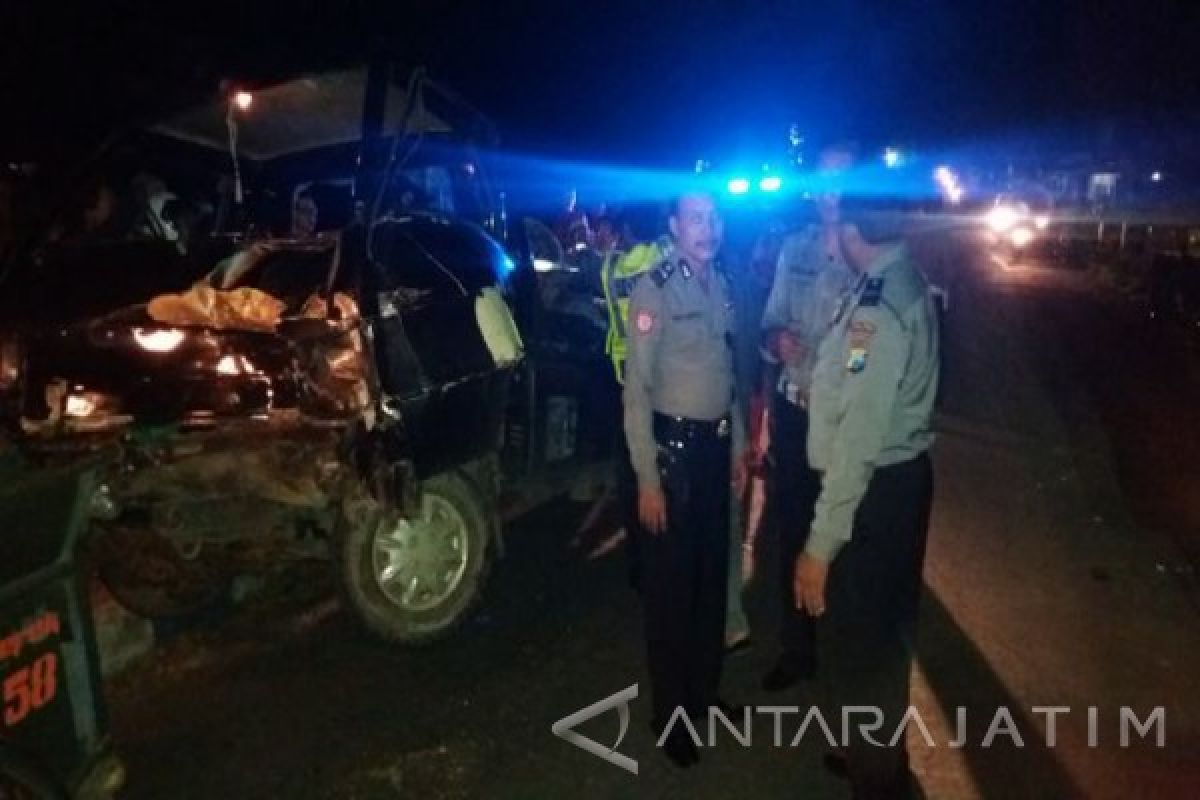 Satu Korban Tewas Terbakar akibat Kecelakaan Motor Vs Pikap