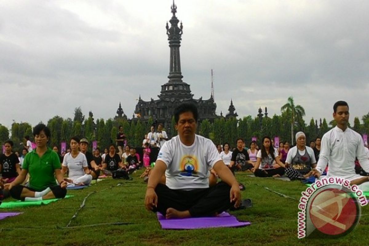 Wagub Bali Ikuti Kegiatan Yoga Sedunia