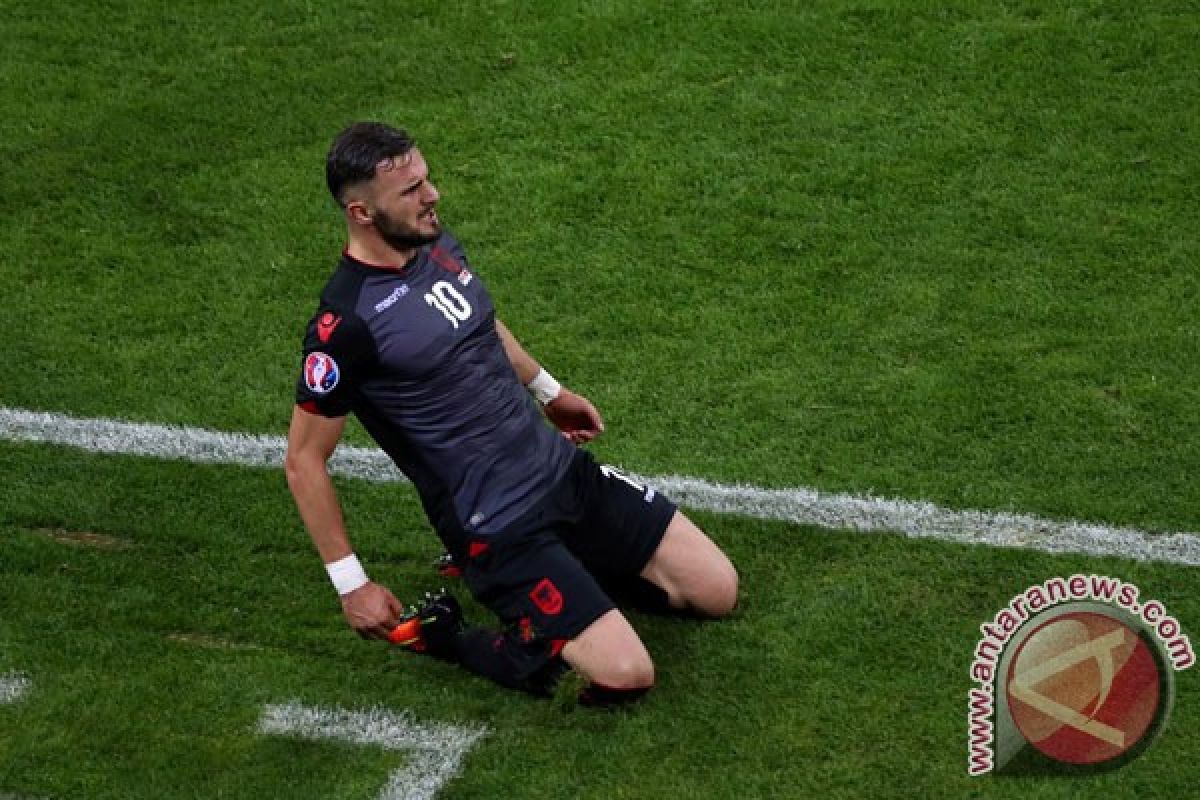 Euro 2016 - Albania atasi Rumania 1-0 pada babak pertama