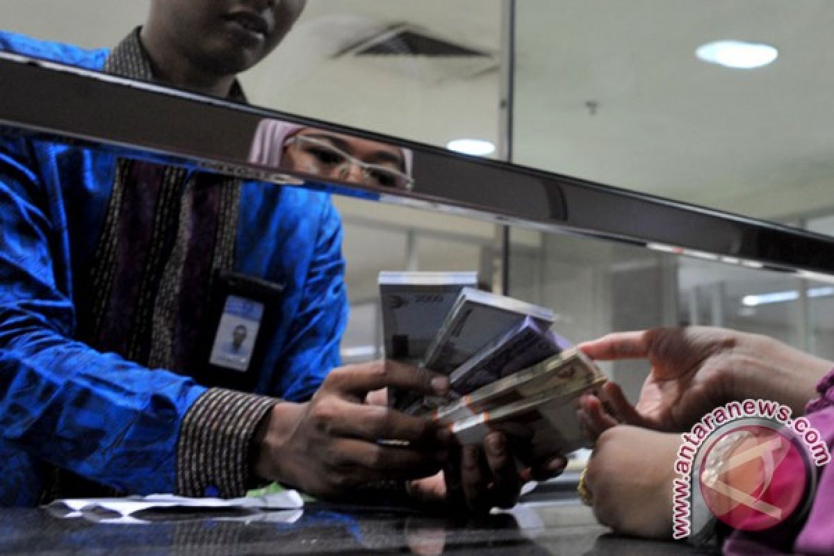 Aturan wajib pakai Rupiah diklaim turunkan transaksi valas