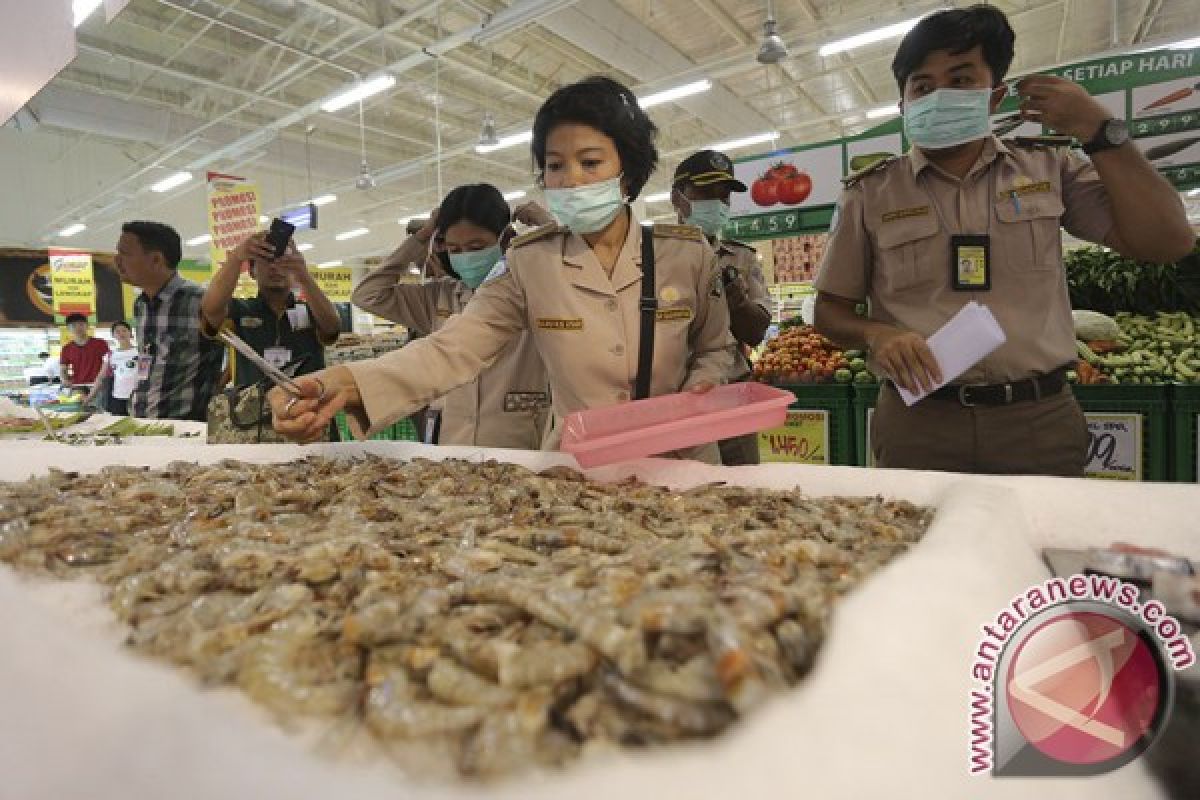 YLKI: Penjual ikan Formalin dihukum berat