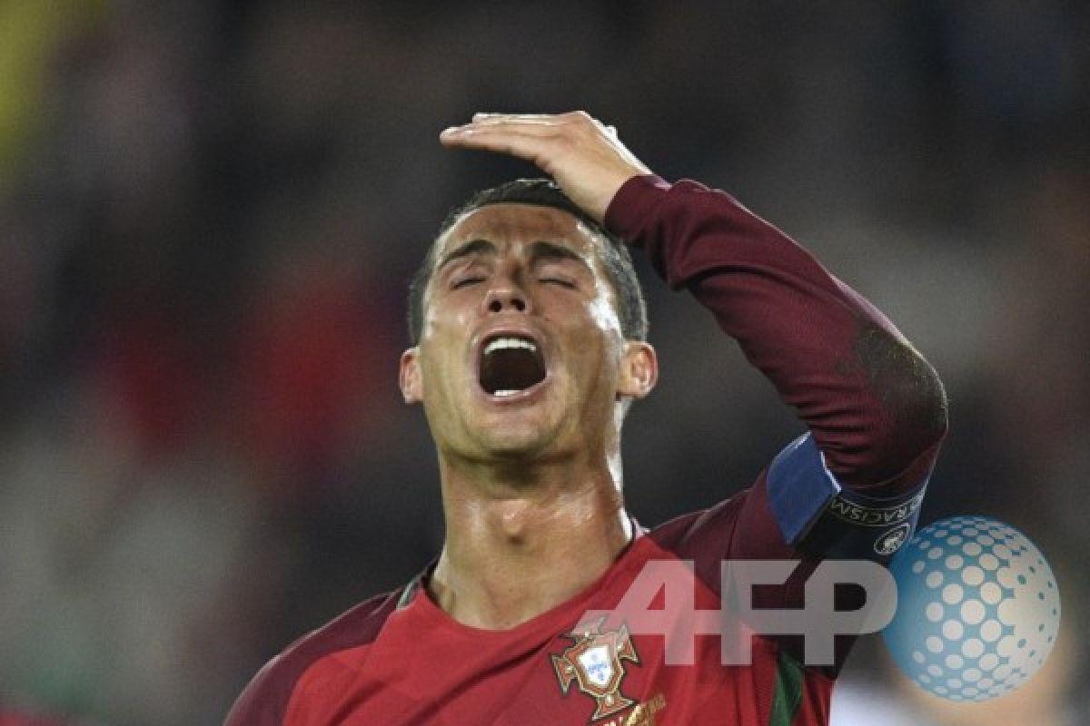Euro 2016 - Ronaldo buang mikrofon wartawan ke danau
