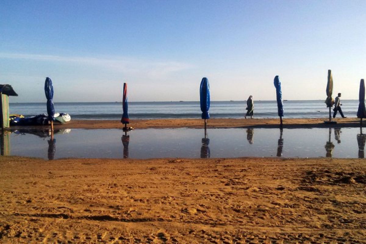 Pesona Pantai Pasir Putih Pesisir Rembang