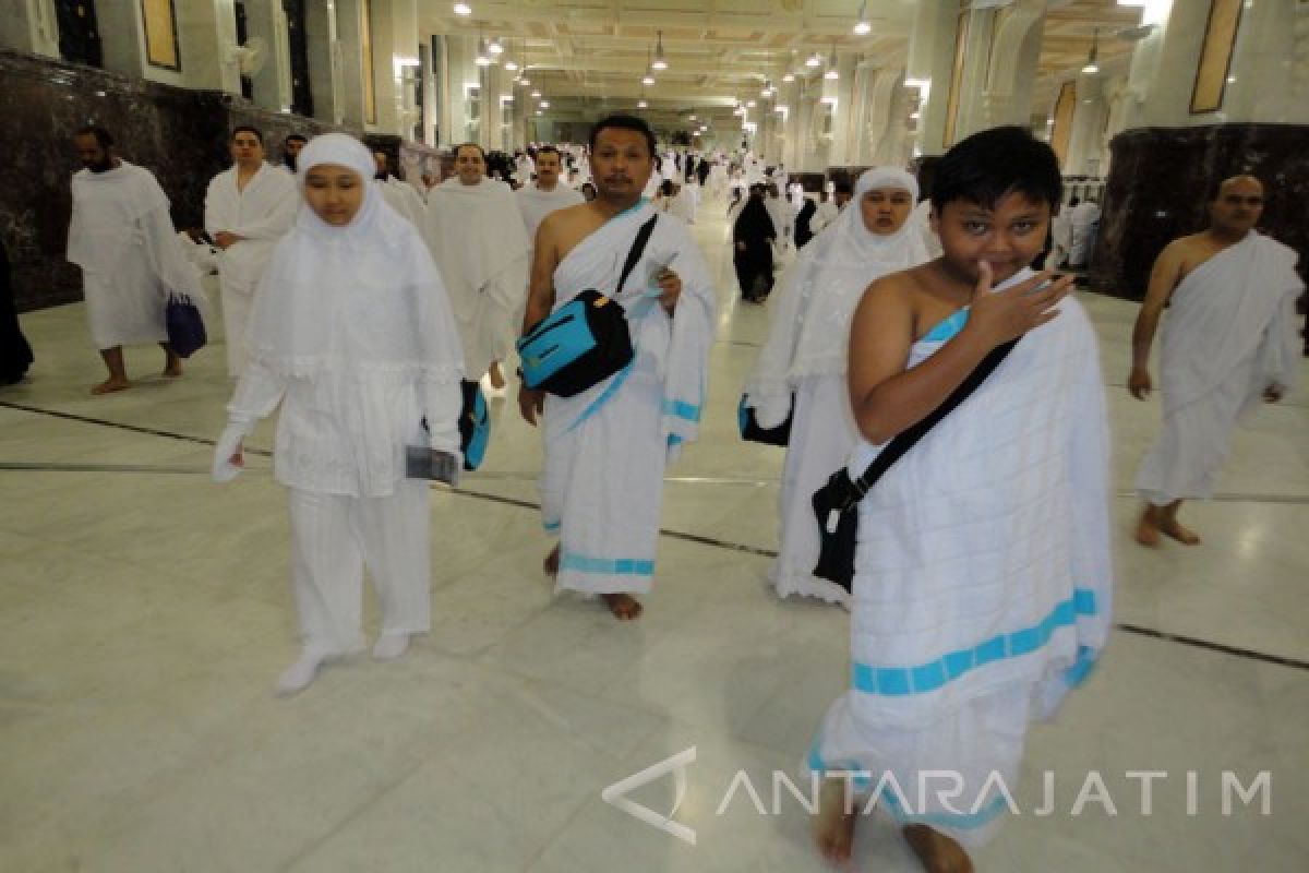 Peminat Umroh di Jatim Tidak Terpengaruh Bom Madinah