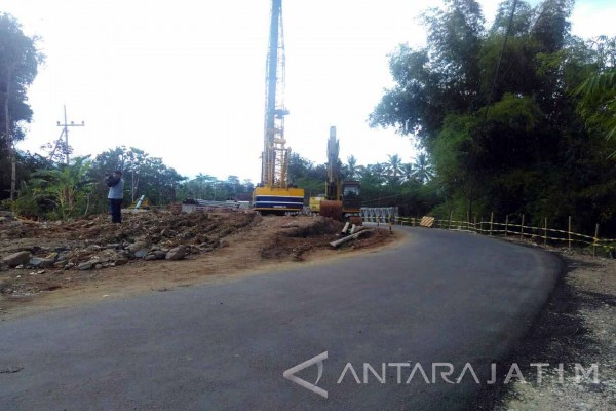 Pembangunan Jembatan Trenggalek Ubah Rute Jalur Mudik