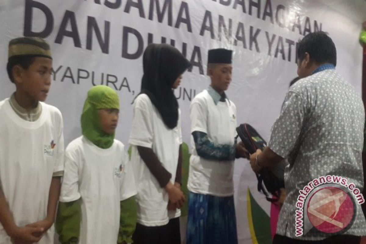 PLN WP2B santuni anak yatim dan kaum dhuafa 