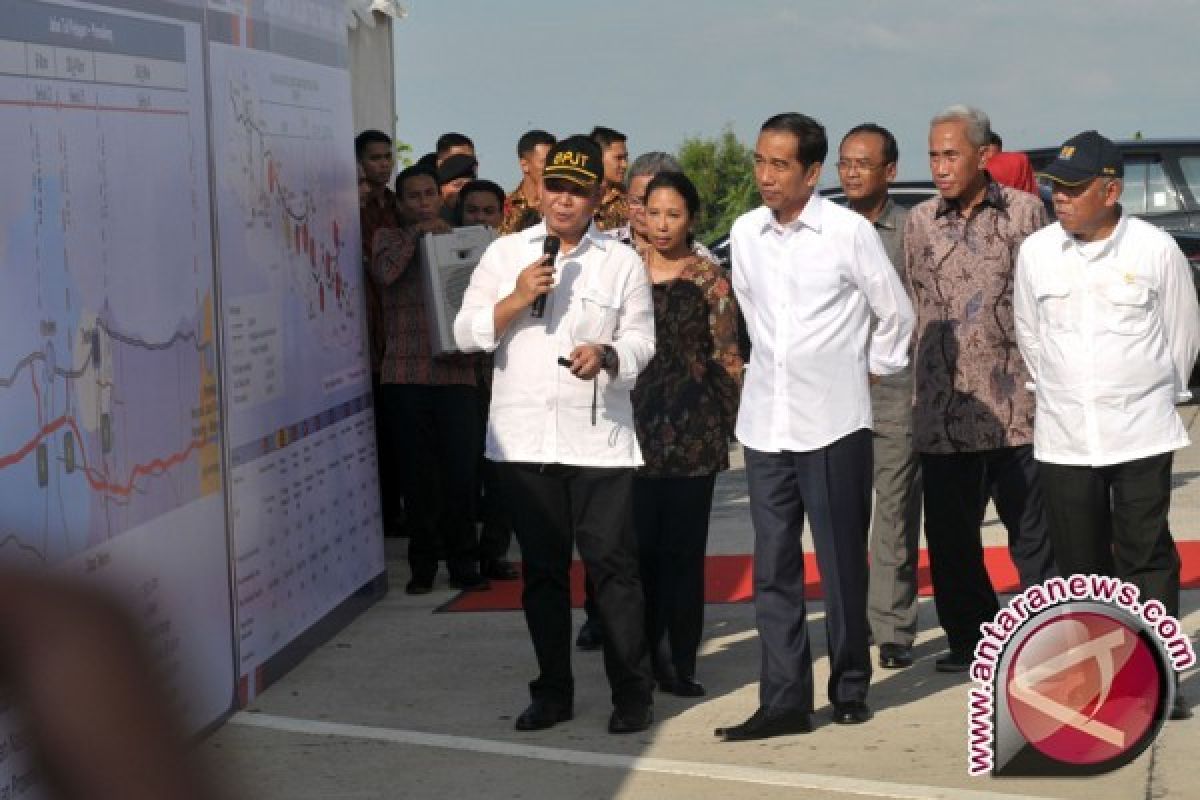 Jokowi tinjau lahan untuk Tol Ciawi-Sukabumi