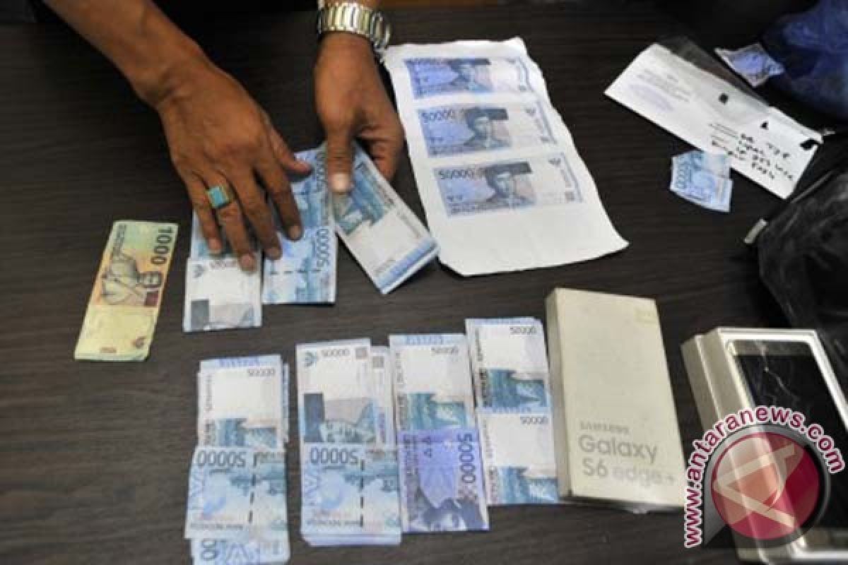 Oknum Polisi Ditangkap Terkait Uang Palsu 