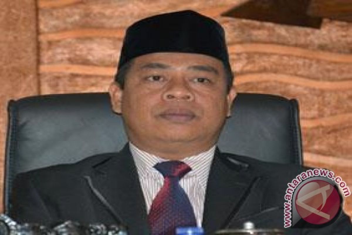 Umar Said resmi dicopot dari kursi Ketua DPRD NTB 