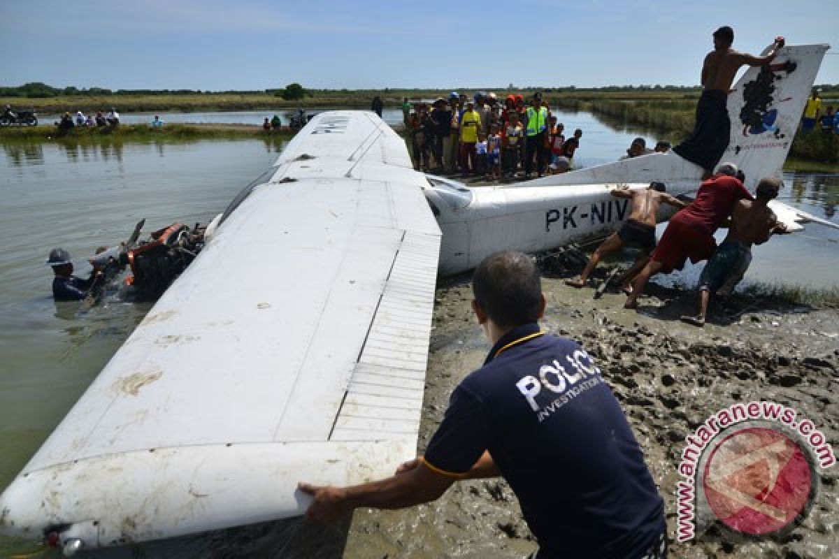 Pesawat berukuran kecil jatuh di Demak