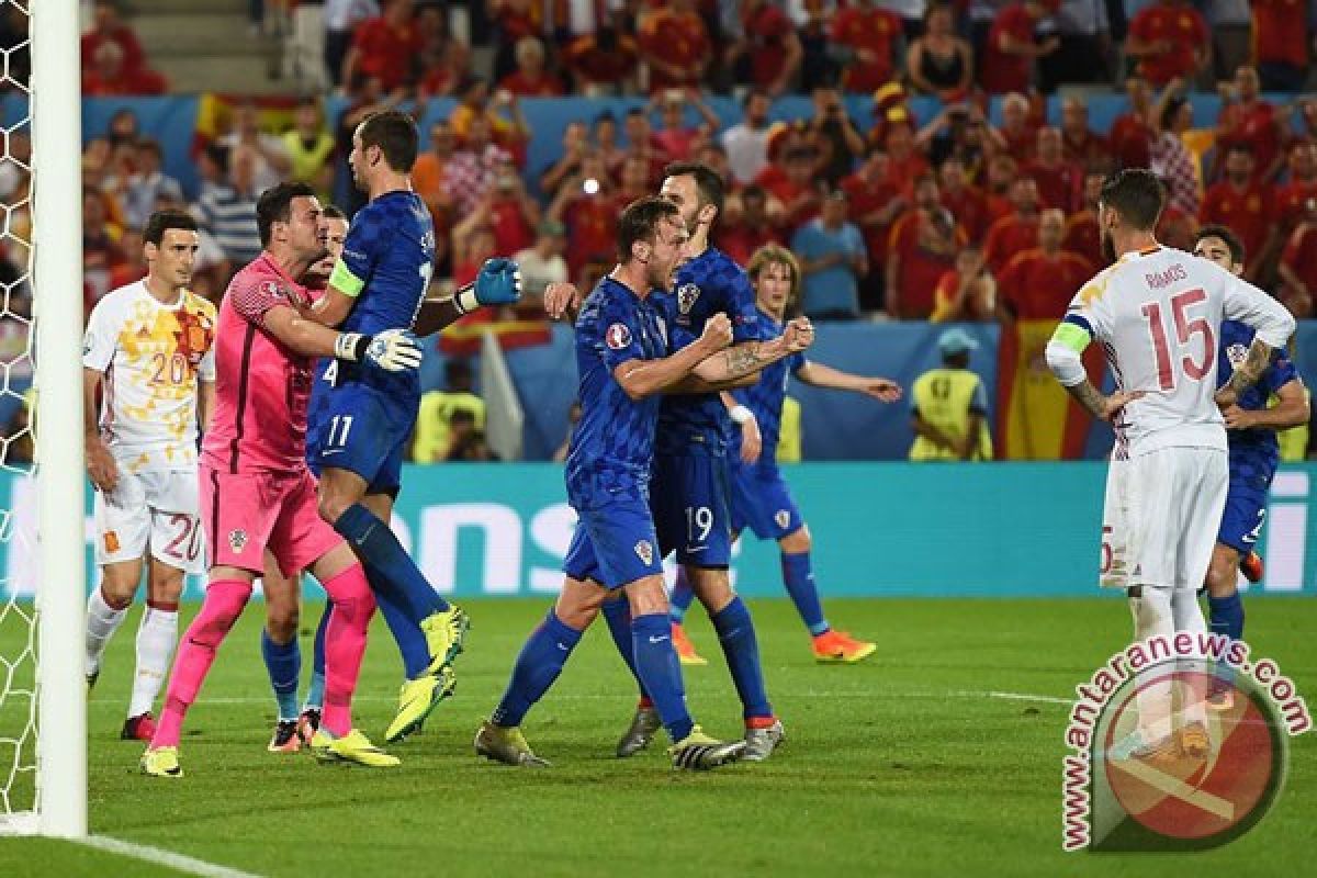 Kroasia juarai grup setelah kalahkan Spanyol