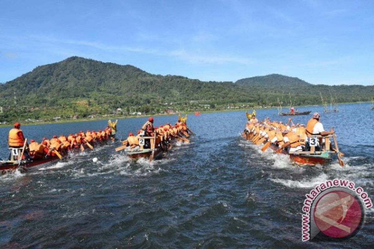 Buleleng Gelar Lomba Dayung Pedau Singa