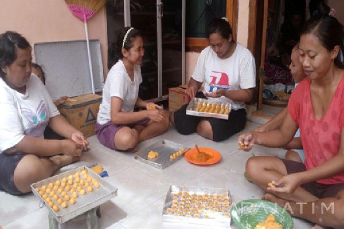 Mantan TKI Banyuwangi Buka Usaha Kue Lebaran