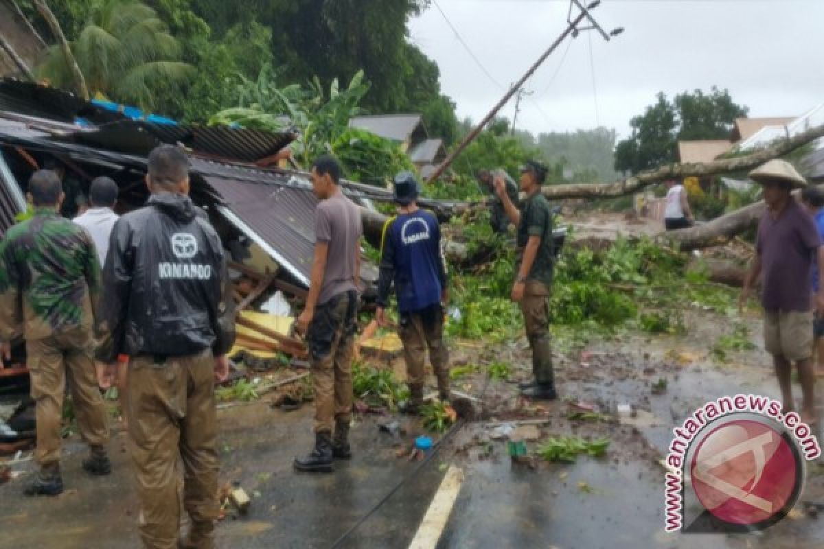  Evakuasi warga Kodim Sangihe turunkan 146 personel