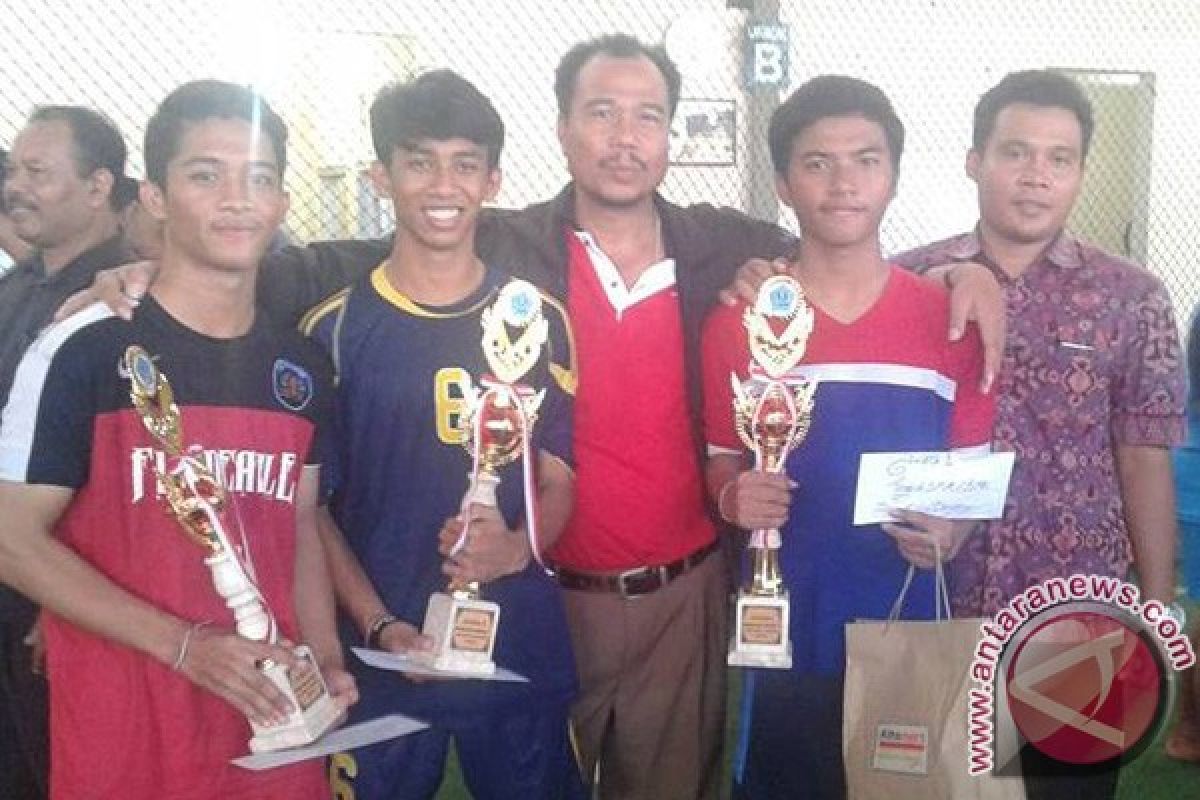 SMA Dwijendra Denpasar  Juara DFC V Tahun 2016