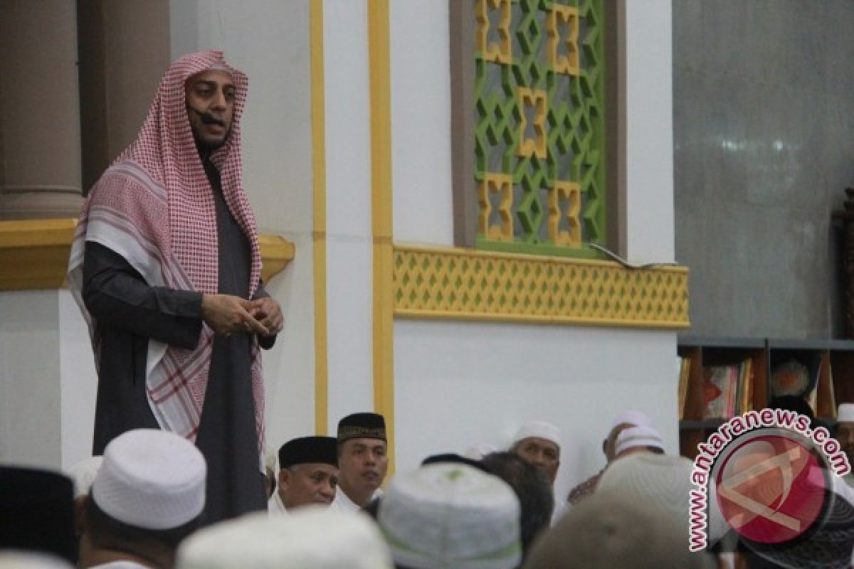 Ali Jaber Tausiah di Malam Nuzul Quran Pemkab Asahan