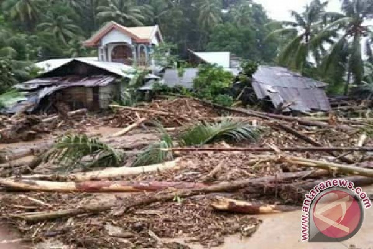 Empat Warga Meninggal Diterjang Banjir Dan Longsor 