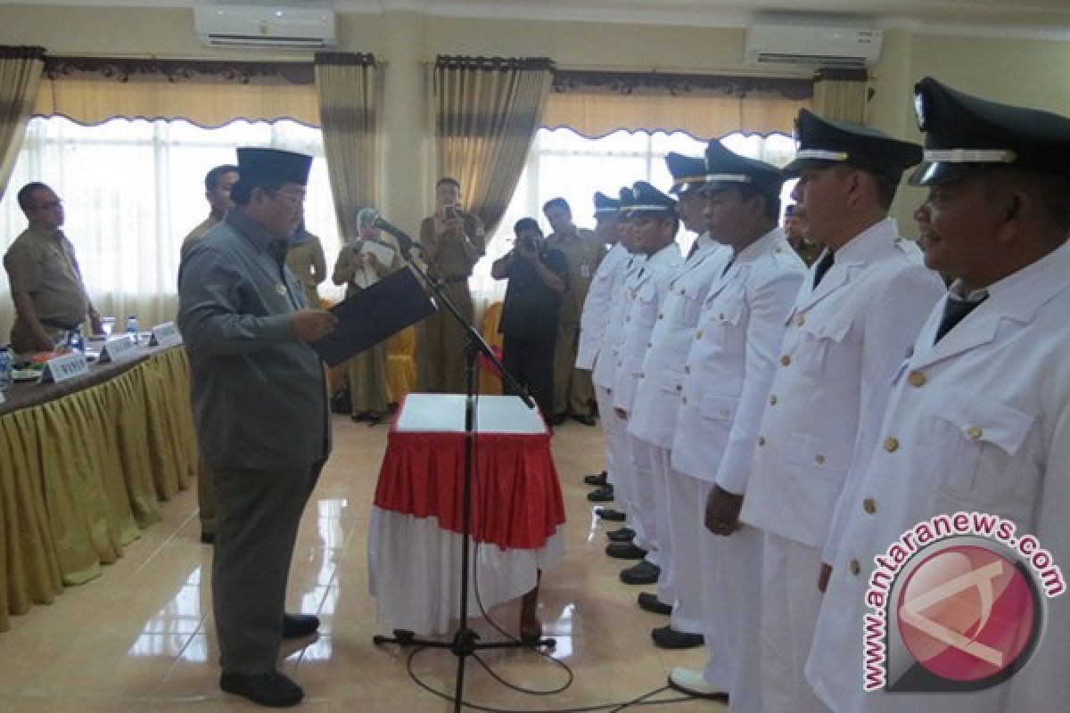 Bupati Aceh Singkil minta Kades sukseskan pilkada