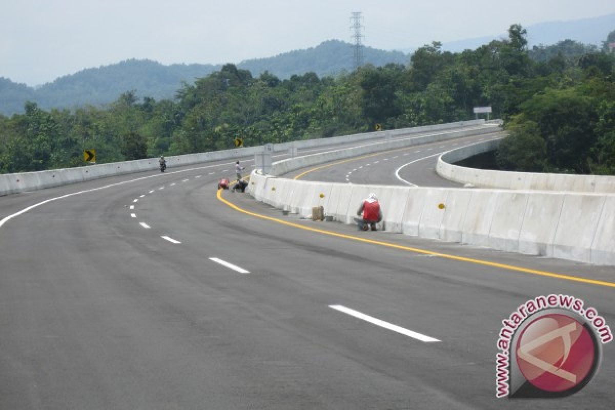 W Sumatra is Still Waiting for New Traffic Toll of Padang-Pekanbaru