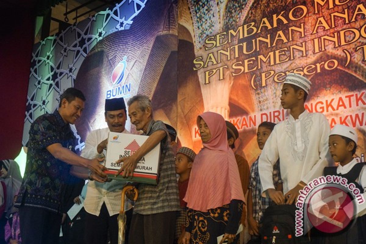 Semen Indonesia Group distribusikan 35.700 paket sembako 