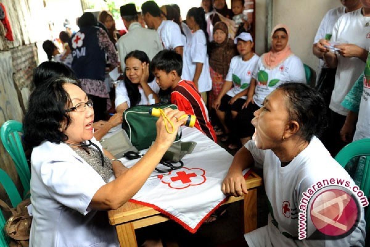 Ribuan warga Jakarta Utara-Jakarta Barat ikut pengobatan gratis