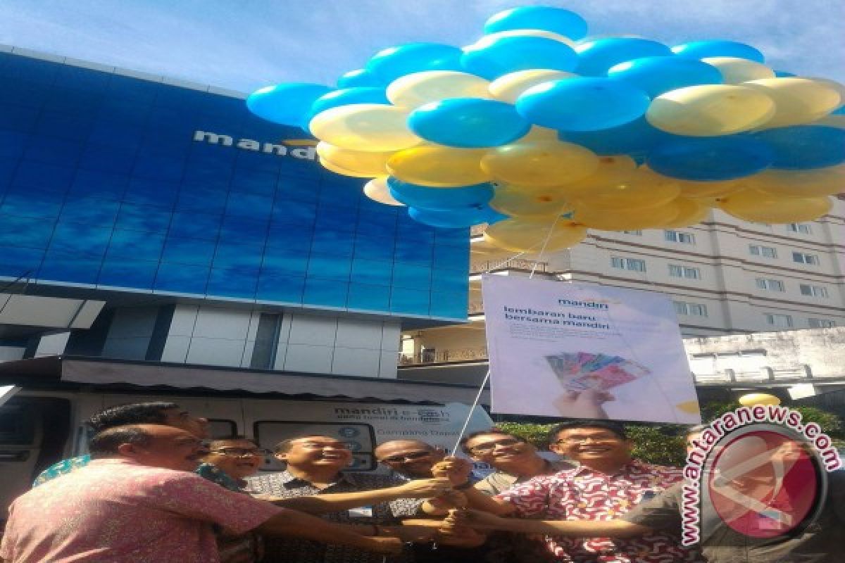 Bank Mandiri Manado Layani Penukaran Uang Baru 