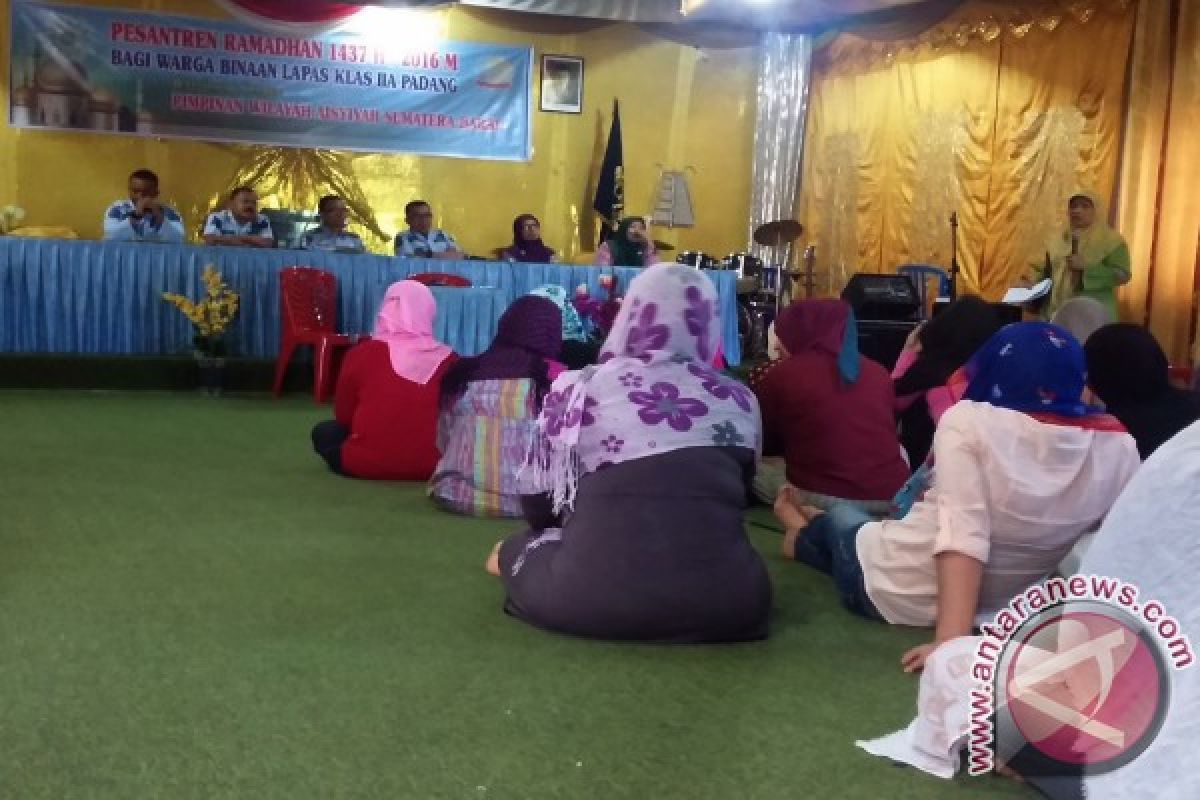 Narapida Perempuan Lapas Muaro Ikuti Pesantren Ramadhan