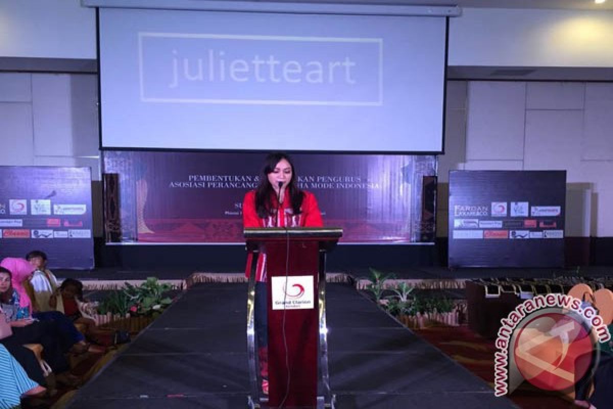 Julie Artanti Jadi Ketua APPMI Cabang Sultra