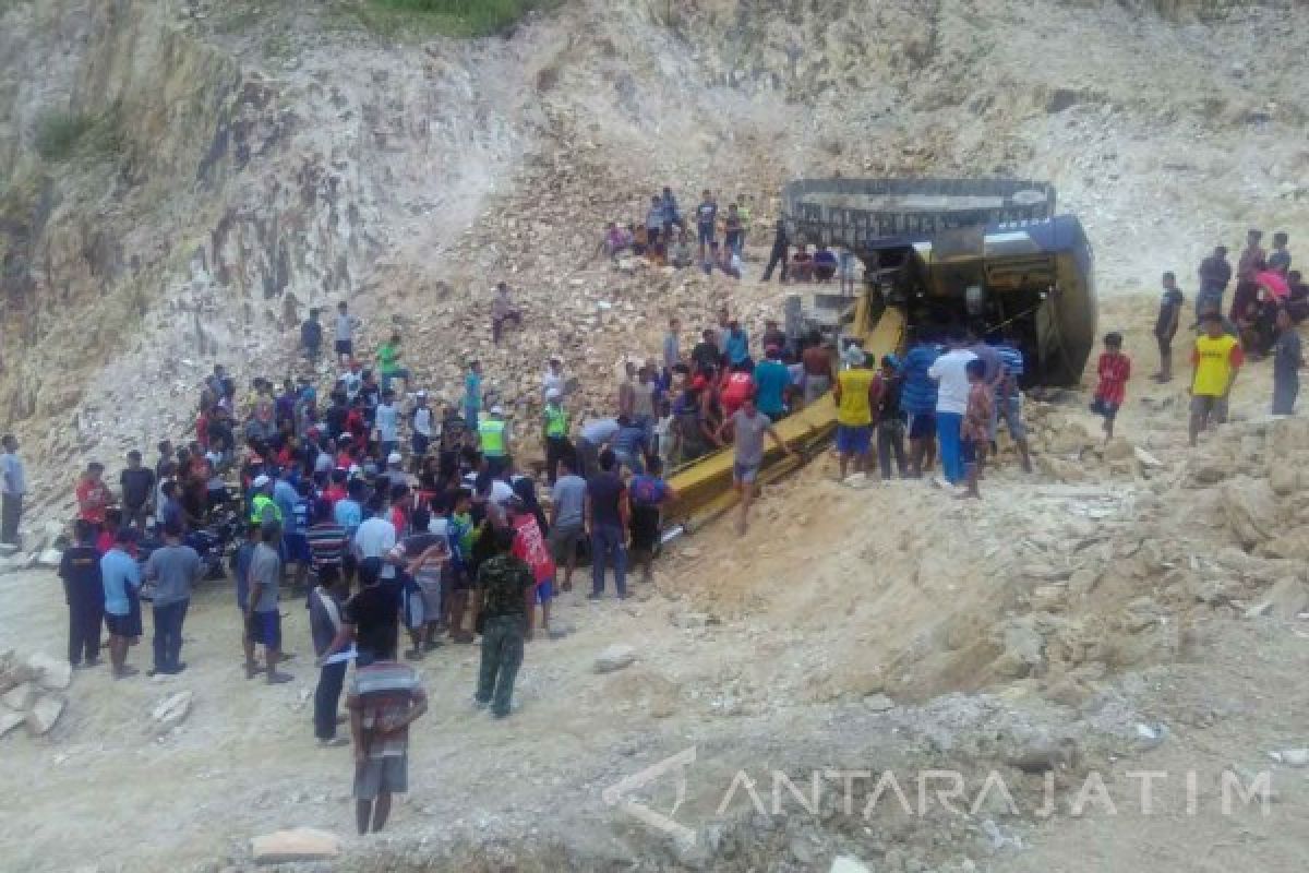 Pengusaha Alat Berat Trenggalek Tewas Tertimpa Eksavator