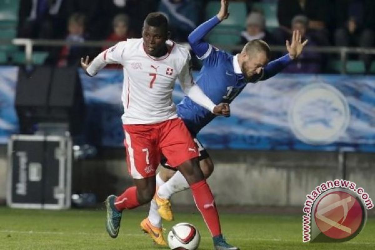 Schalke rekrut bintang Swiss Embolo