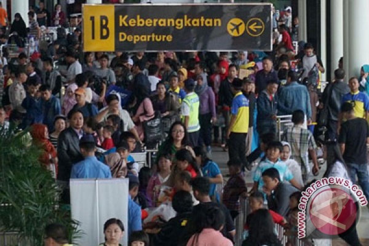 seluruh penerbangan domestik lion air melalui terminal 1