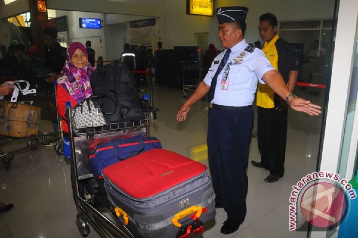 Adi Soemarmo raih penghargaan bandara sehat 2016