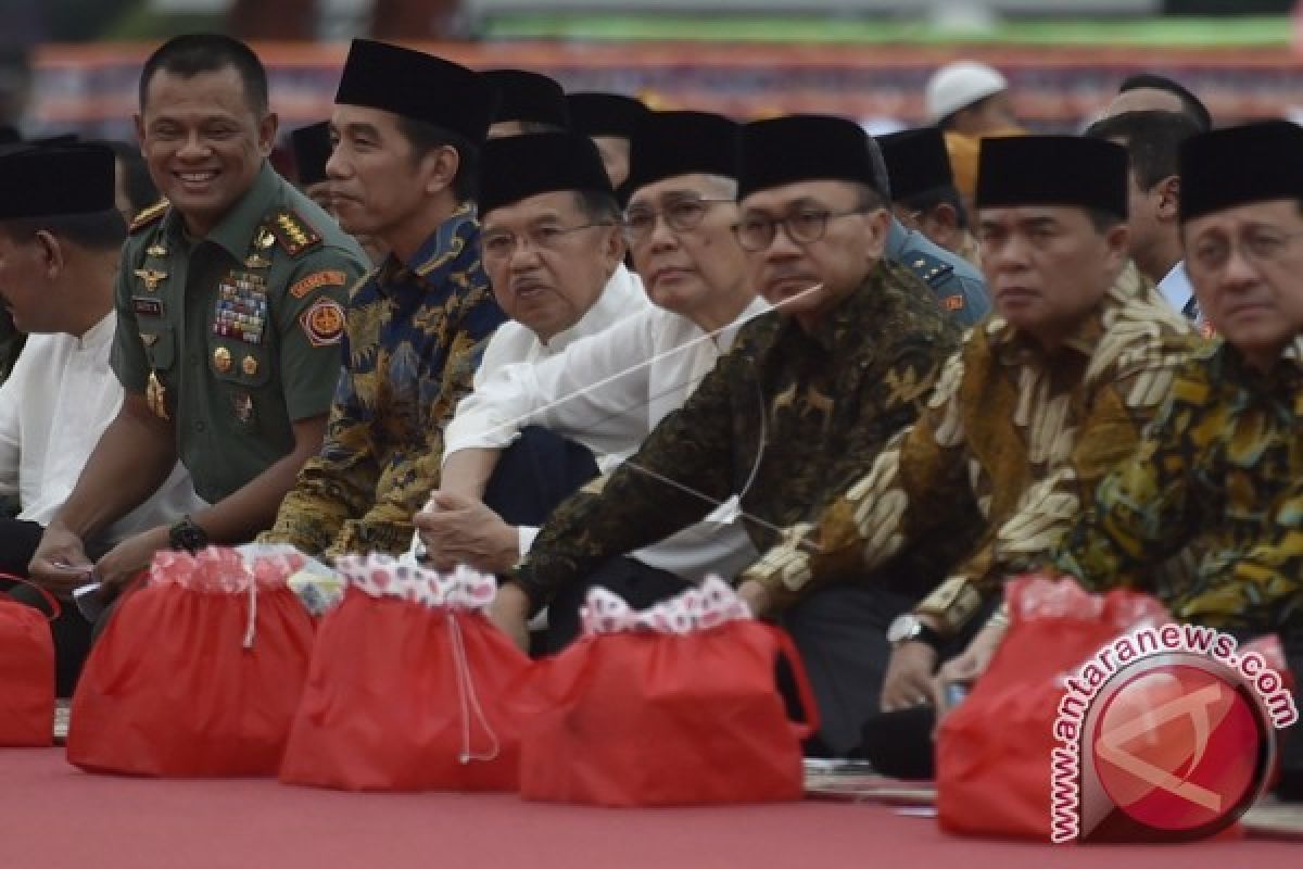 Presiden Jokowi Buka Bersama dengan Keluarga Besar TNI