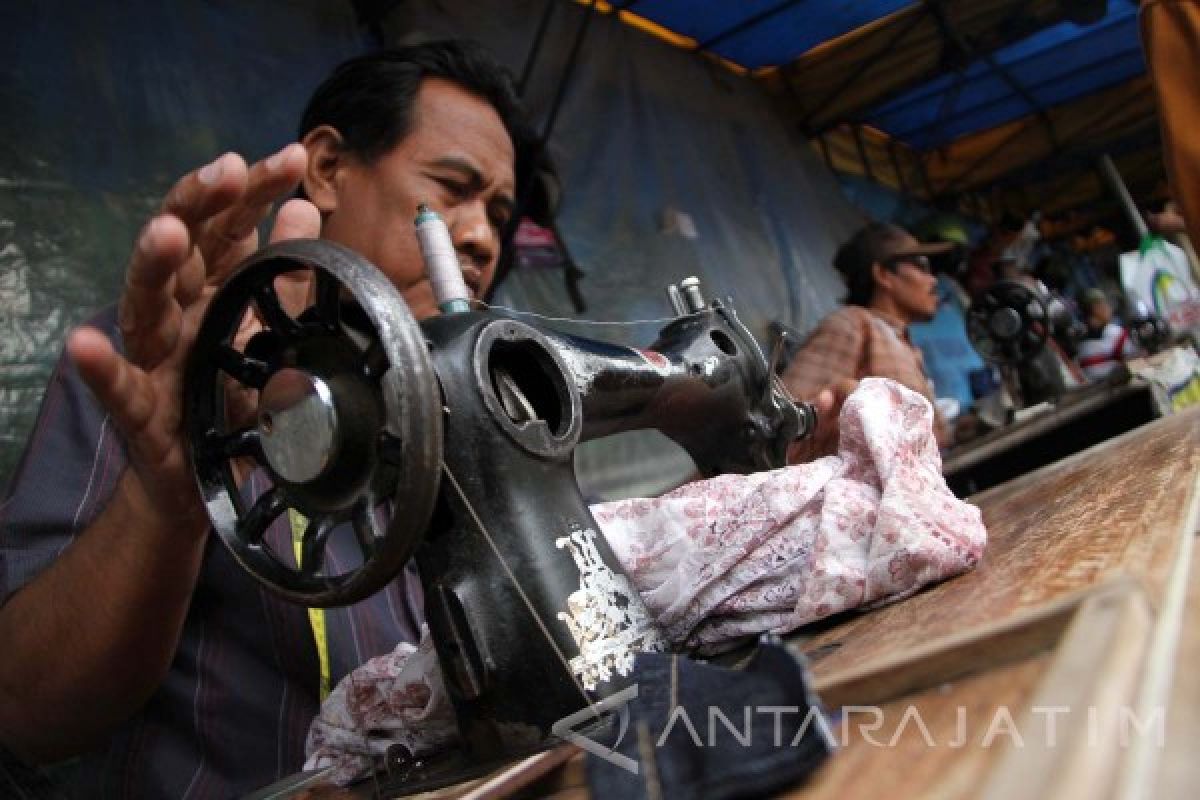 Jasa Vermak Pakaian Bekas Meningkat Jelang Lebaran