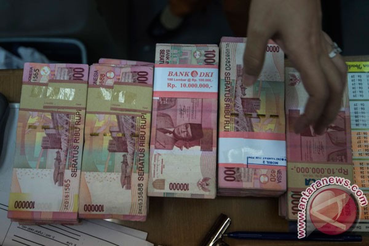 Rupiah Kamis sore menguat tujuh poin