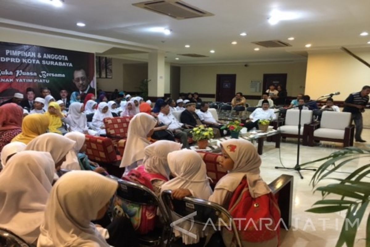 Armuji Sesalkan Banyak Anggota DPRD Surabaya Tak Ikut Bukber Anak Yatim