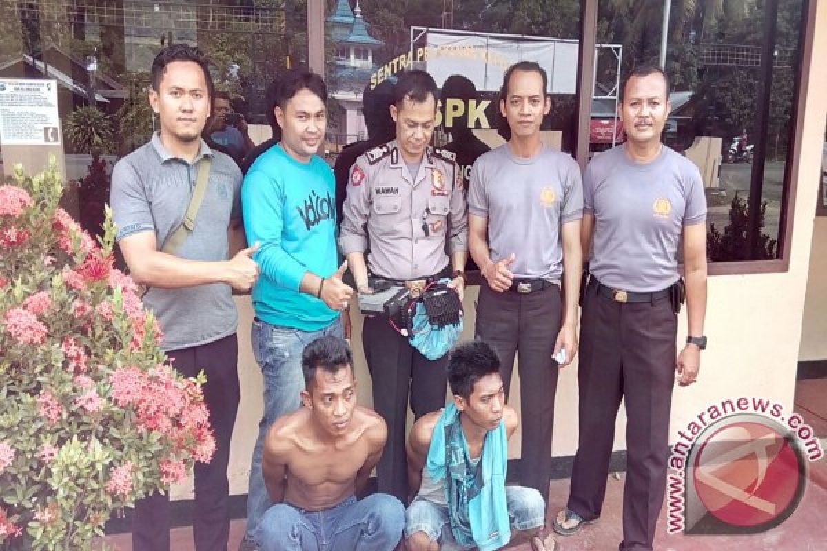 Oknum  Karyawan BII Pencuri Pesawat RIG