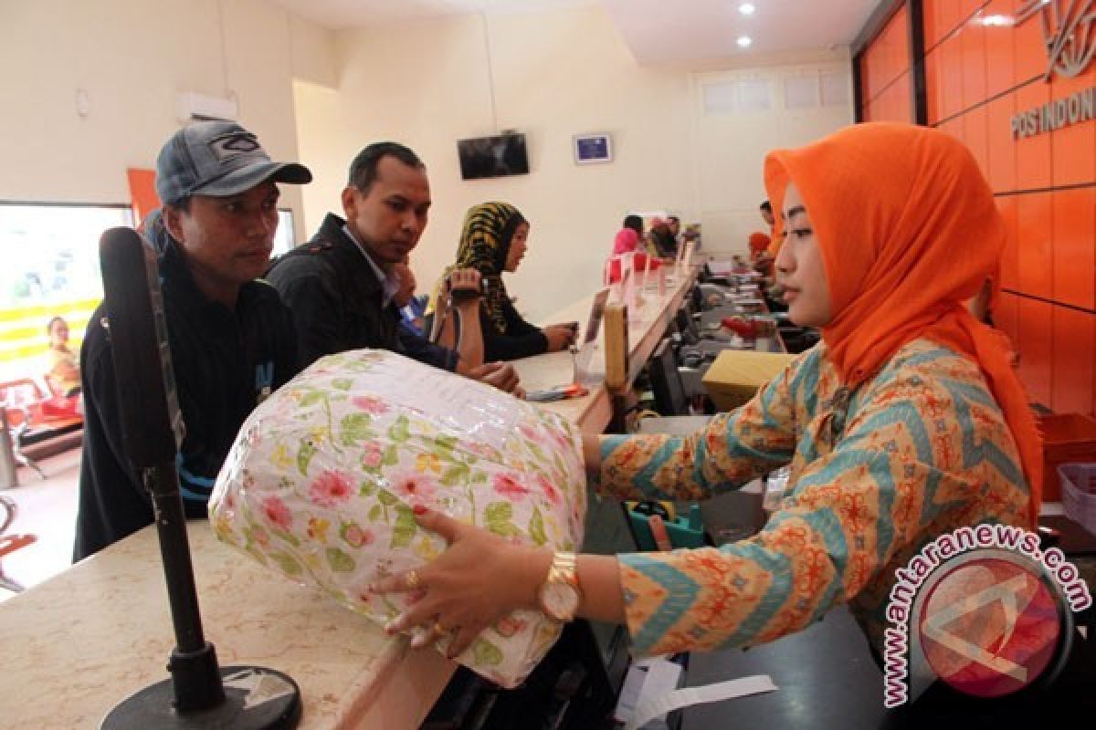 Penerimaan paket luar negeri 50 persen