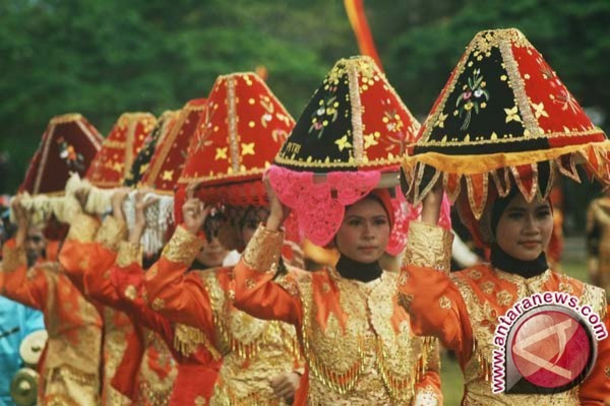 Budaya Sumbar tarik perhatian di Parade Frankfrut