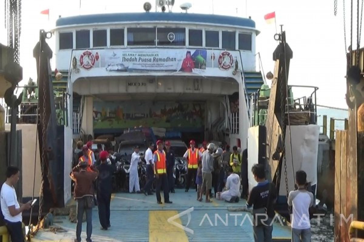 H-7 Lebaran Penyeberangan Situbondo ke Madura Operasikan Tiga Kapal